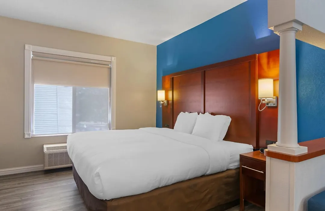 Comfort Suites St Charles-St Louis-1