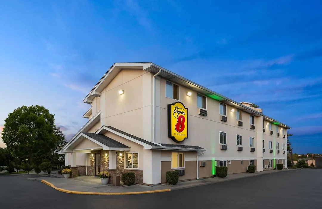 Super 8 By Wyndham Latham - Albany Airport-1