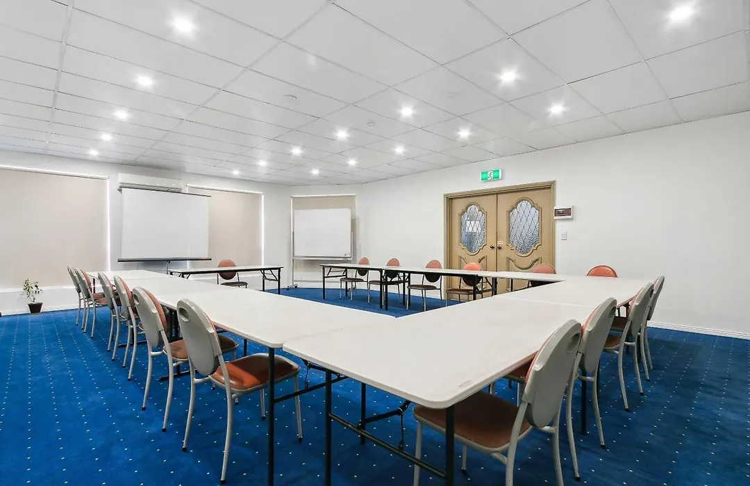 Comfort Hotel Dandenong-1