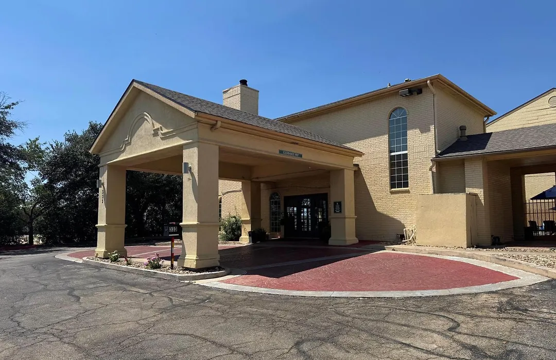 Days Inn By Wyndham Georgetown-1