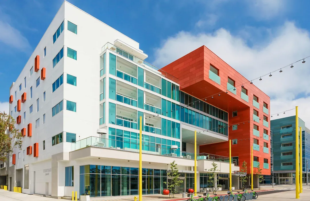 Courtyard By Marriott Santa Monica-1