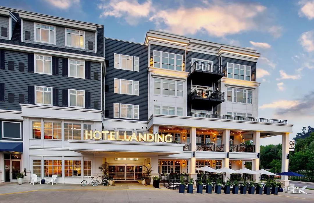 The Hotel Landing-1