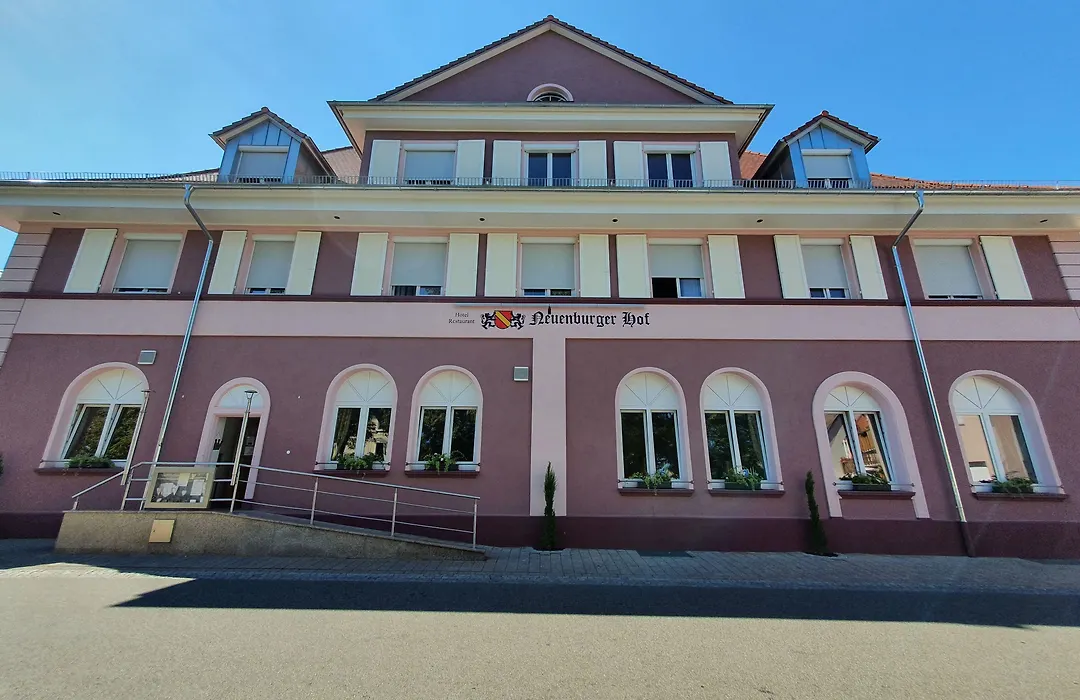 Hotel Neuenburger Hof-1