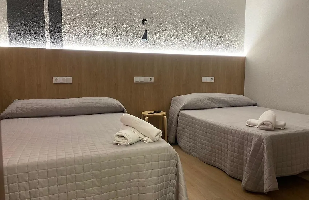 Hostal Uría-1