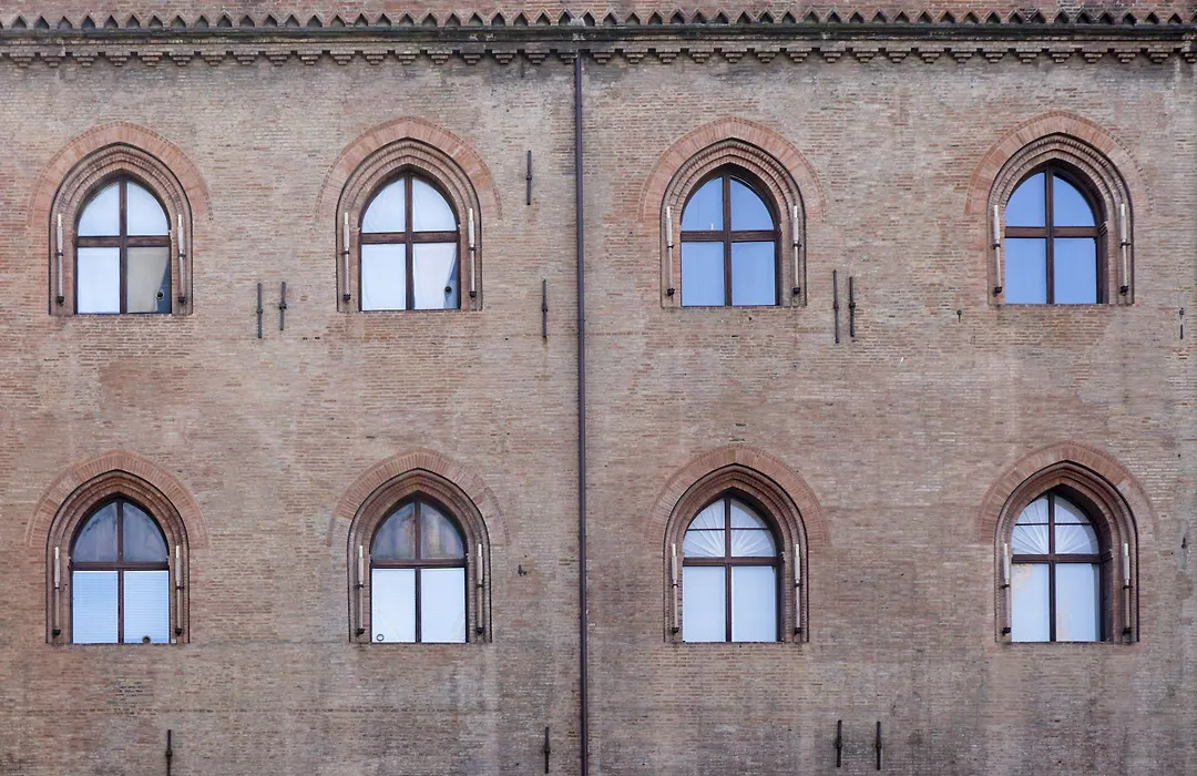 Casa Isolani Piazza Maggiore 1-1