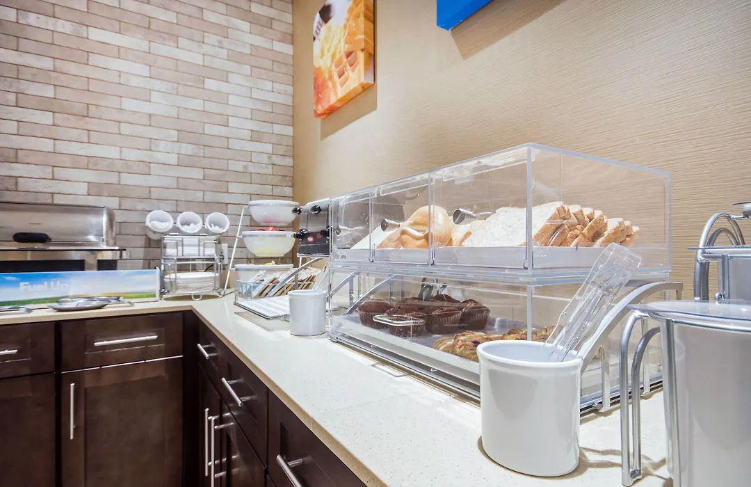 Comfort Inn & Suites Merritt-1