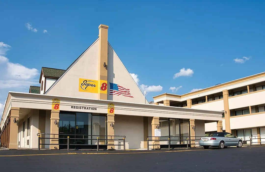 Super 8 Alexandria By Wyndham-1