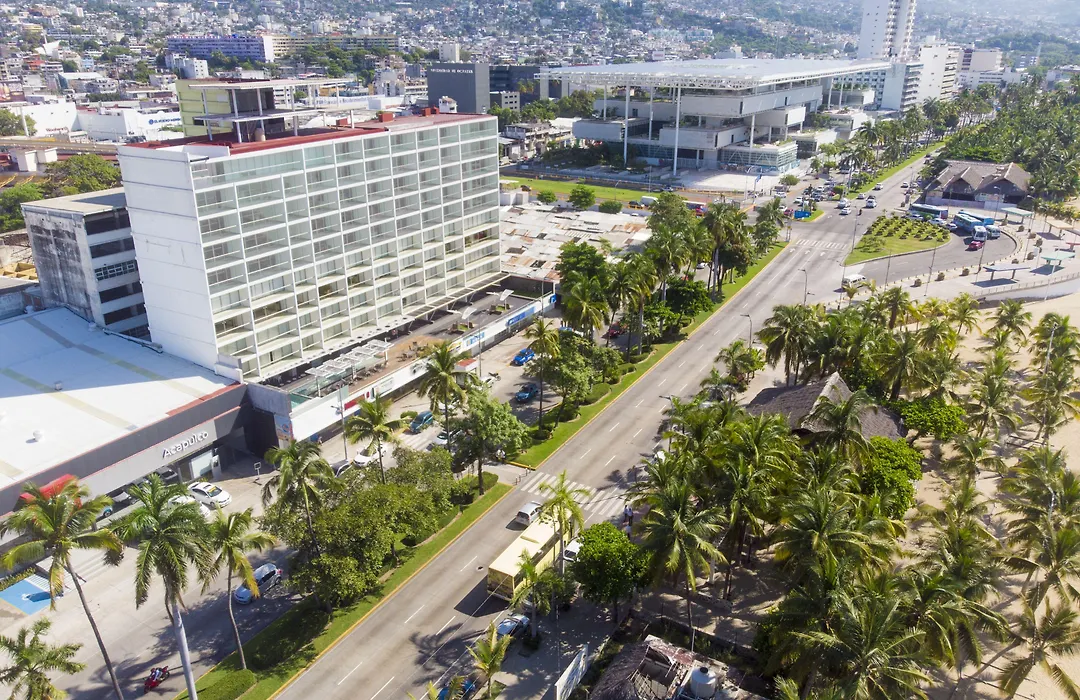 Ramada By Wyndham Acapulco Hotel & Suites-1