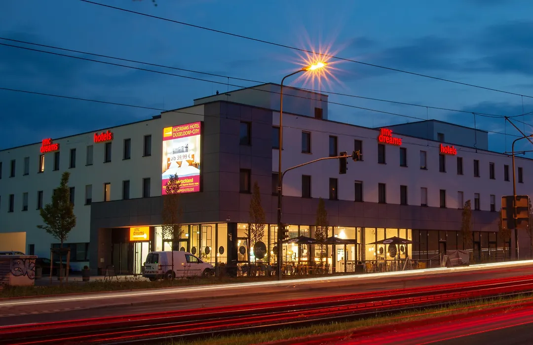 McDreams Hotel Düsseldorf-City-1