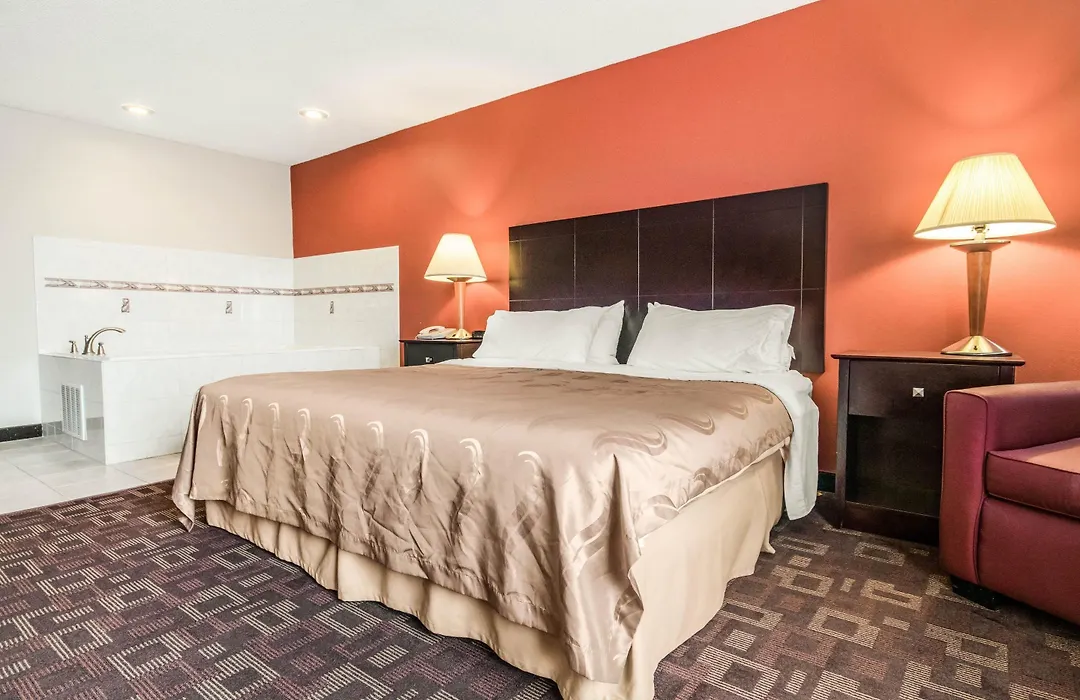 Quality Inn & Suites Lawrenceburg-1
