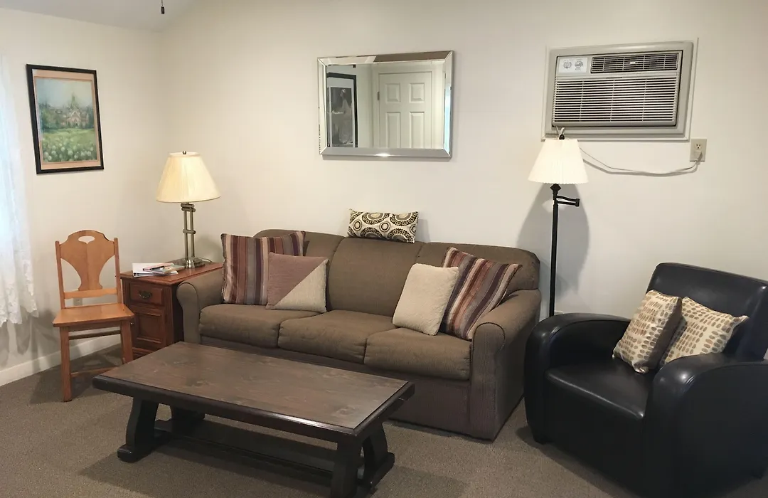 Pine Grove Cottages-1