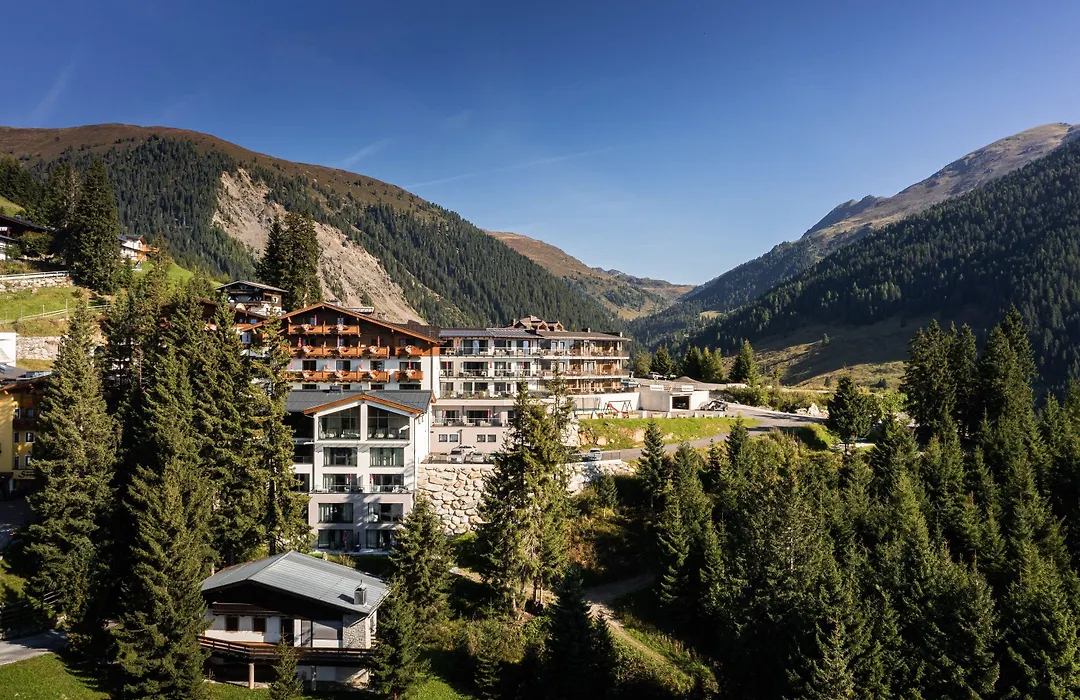 Ursprungs Panorama Hotel Königsleiten-1