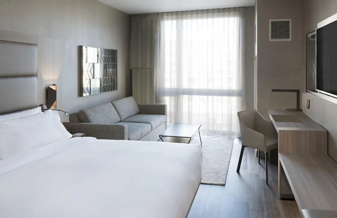 Ac Hotel By Marriott Boston Cleveland Circle-1