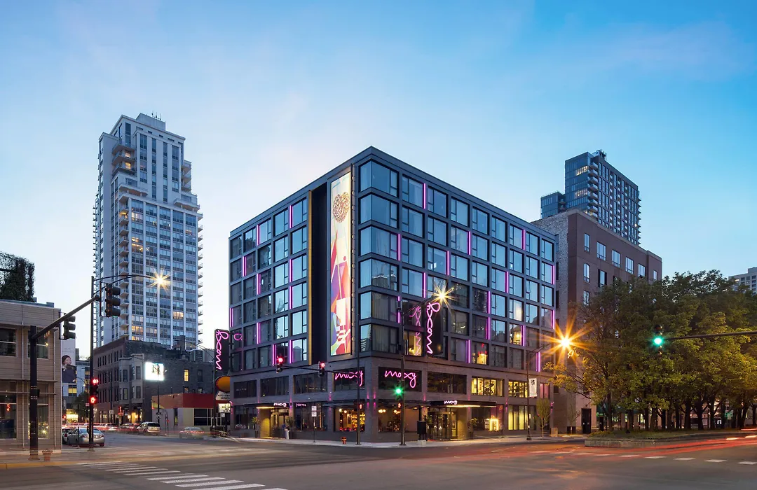 Moxy Chicago Downtown-1