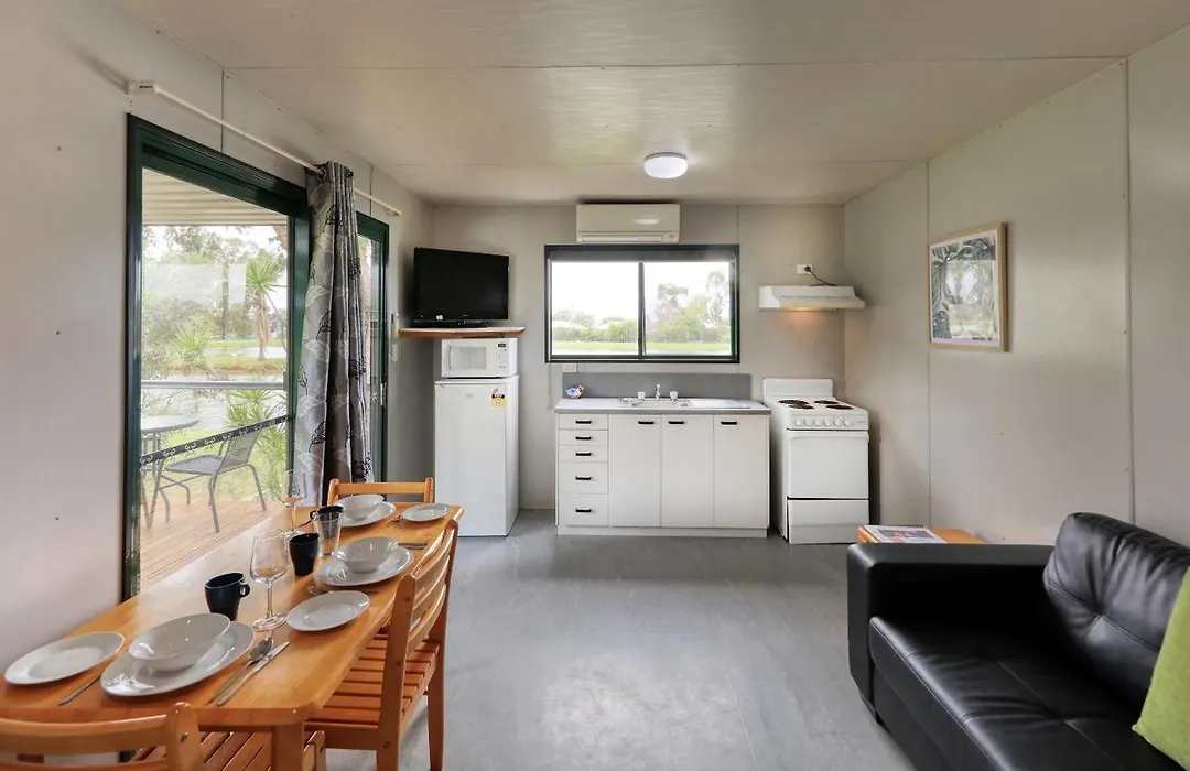 Milmerran Village Caravan Park-1
