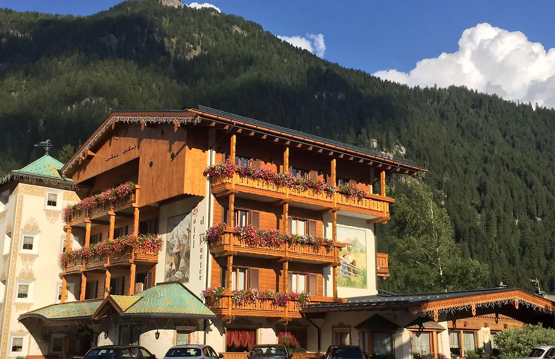 Hotel El Paster-1