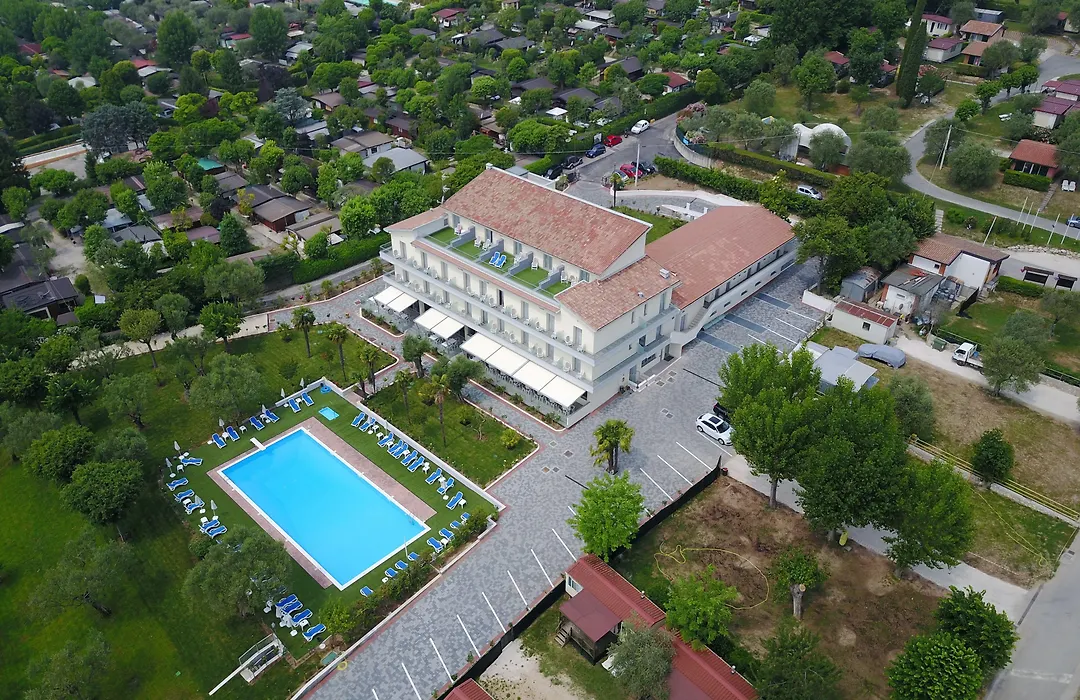 Hotel Villa Paradiso Suite-1
