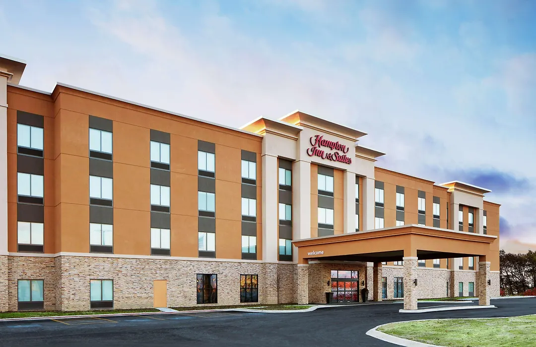 Hampton Inn & Suites Chicago/Waukegan-1