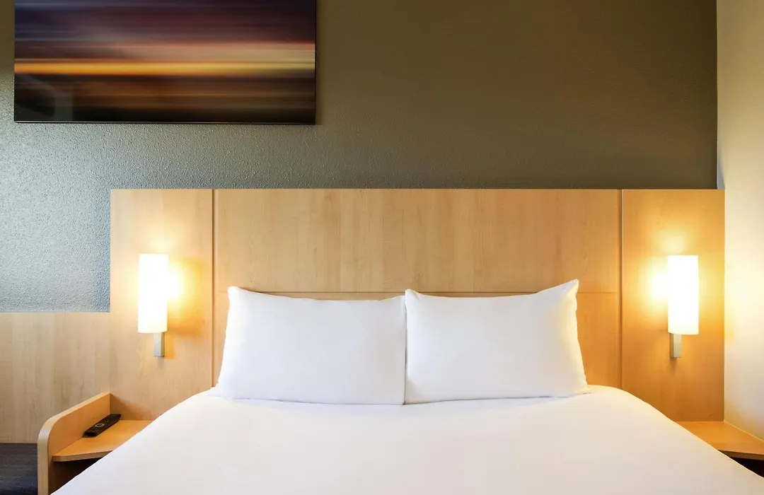 Ibis Utrecht-1