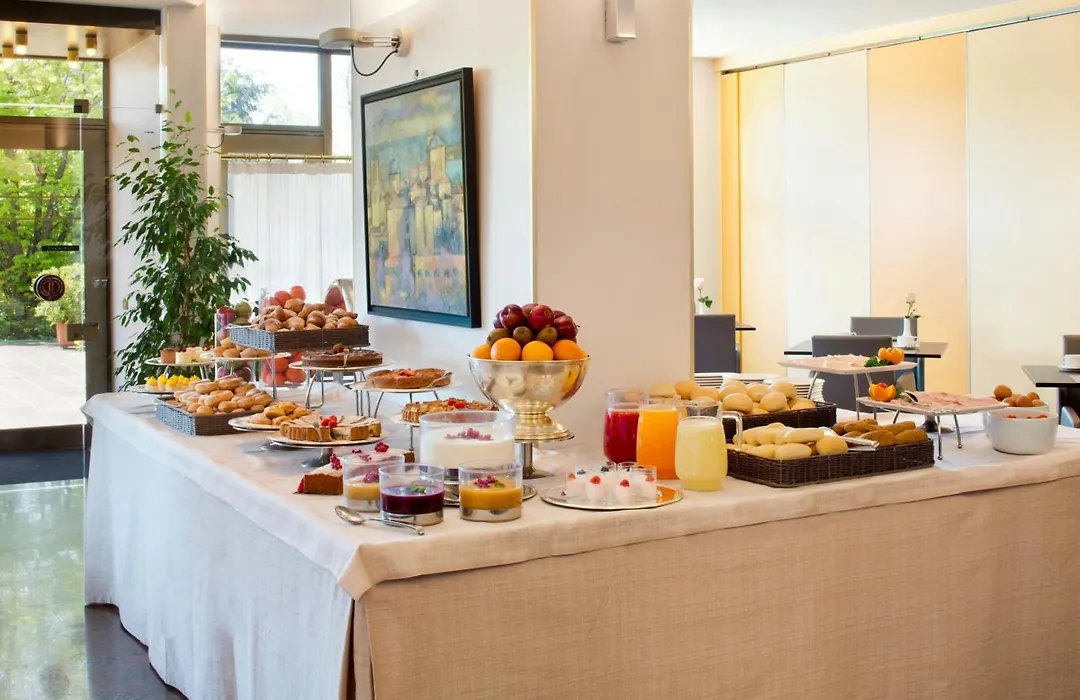 Starhotels Cristallo Palace-1