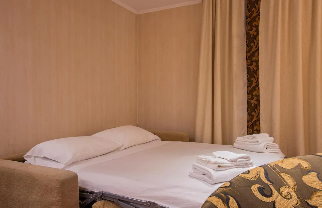 Poli Hotel-1
