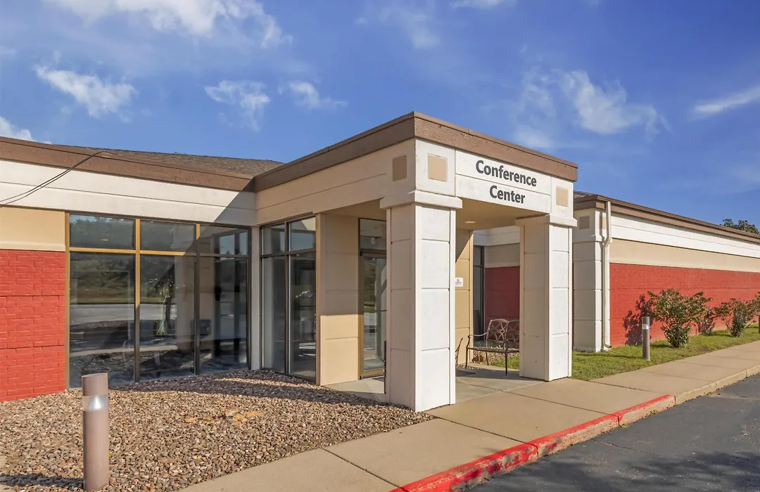 Best Western Plus Eau Claire Conference Center-1