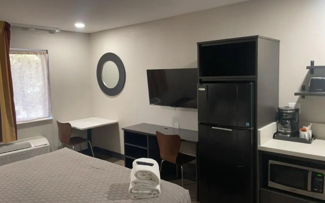 Pinetop Studio Suites-1