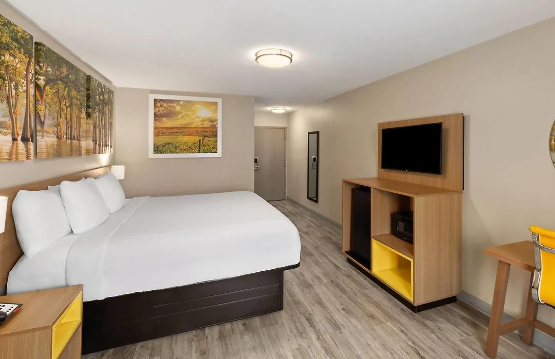 Days Inn By Wyndham Lincoln-1