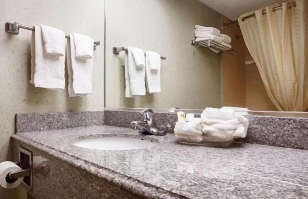 Relax Inn - Batavia-1