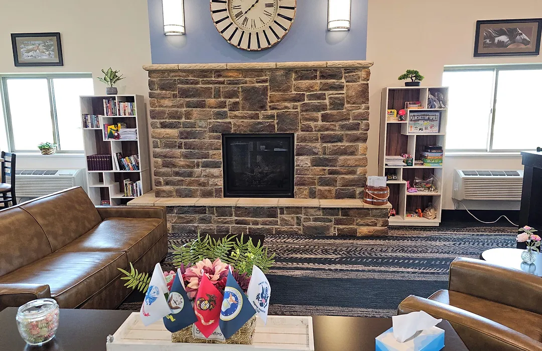 Cobblestone Inn & Suites - Manchester-1