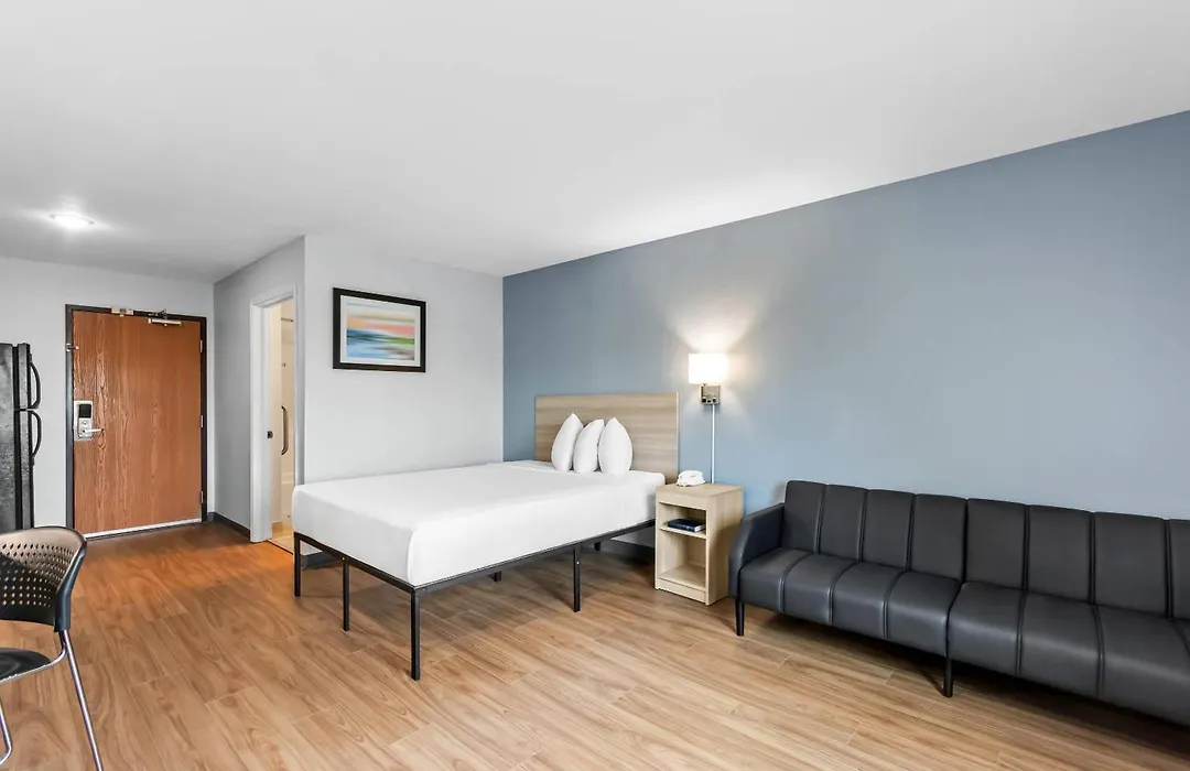 Birch Hill Suites Clarksville-Louisville North-1
