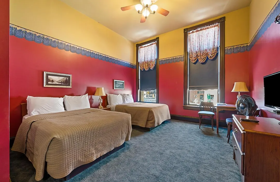 Historic Iron Horse Inn - Deadwood-1