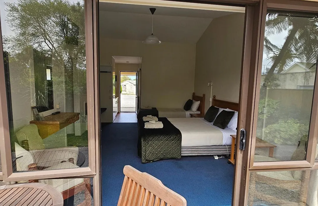 Karamea Hotel-1