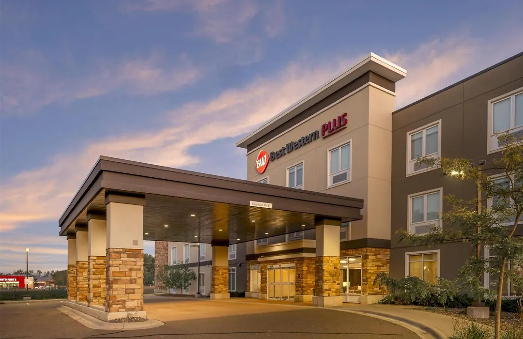 Best Western Plus Isanti-1
