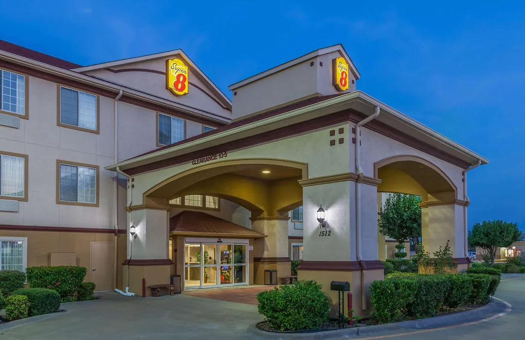 Super 8 By Wyndham Hillsboro Tx-1