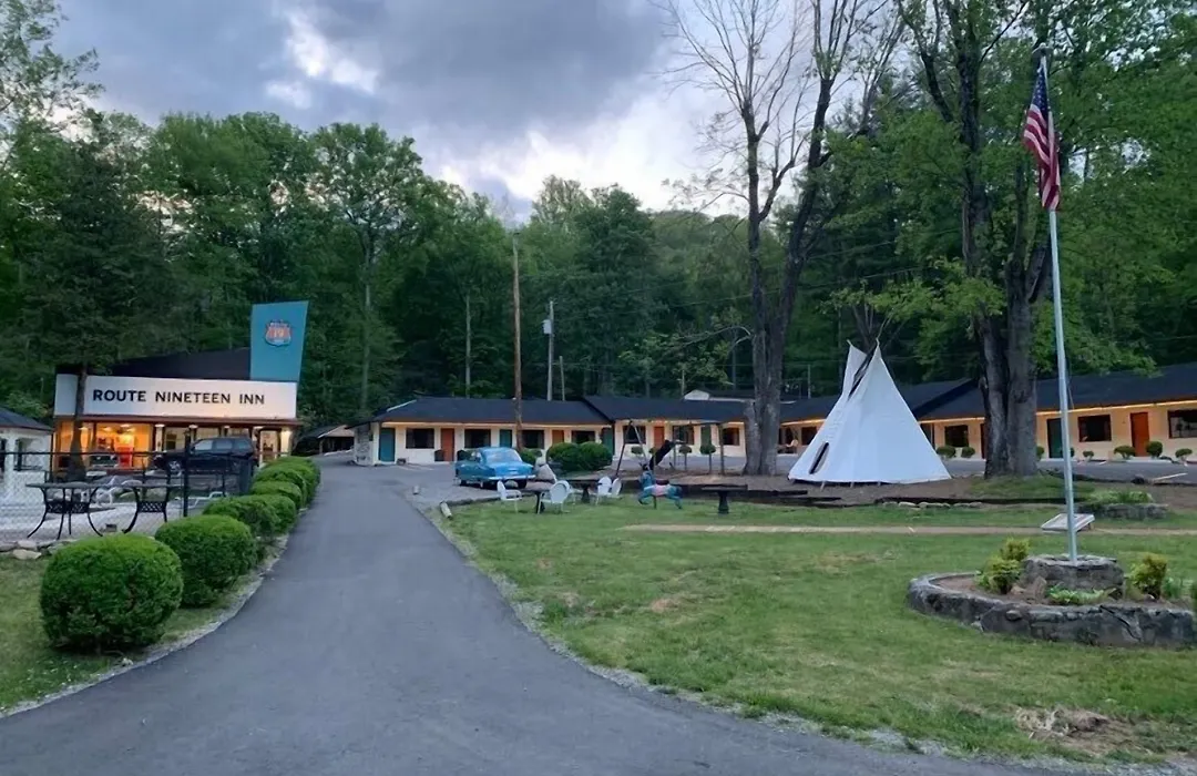 Route 19 Inn-1