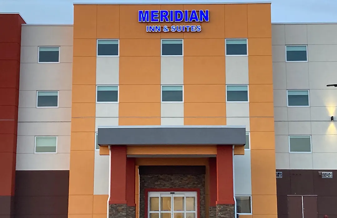 Meridian Inn & Suites Regina Airport-1