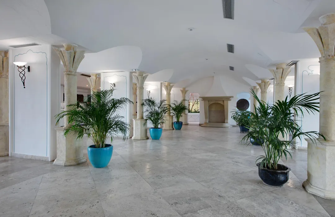 Phi Hotel Sighientu-1