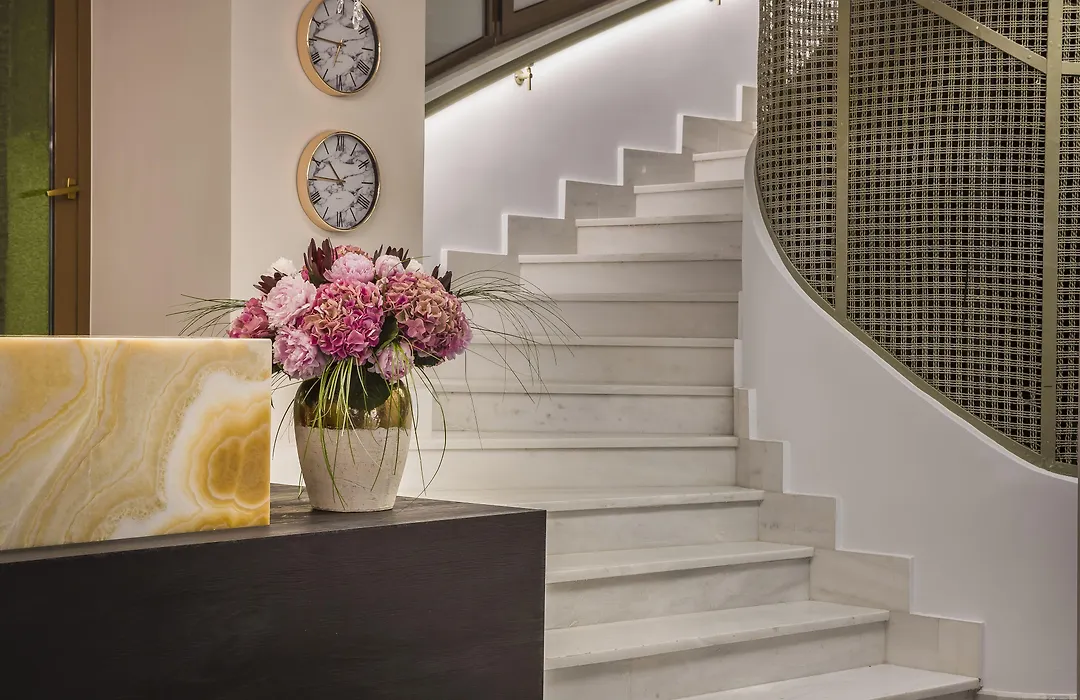 Royalty Hotel Athens-1