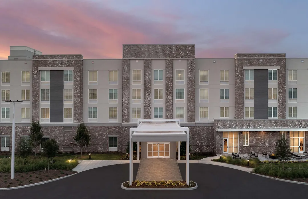 Hilton Garden Inn Pensacola Downtown-1