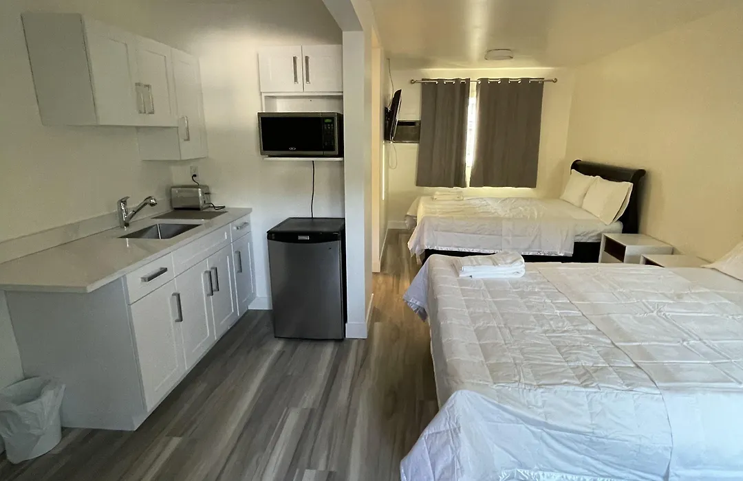 Destination Inn-1