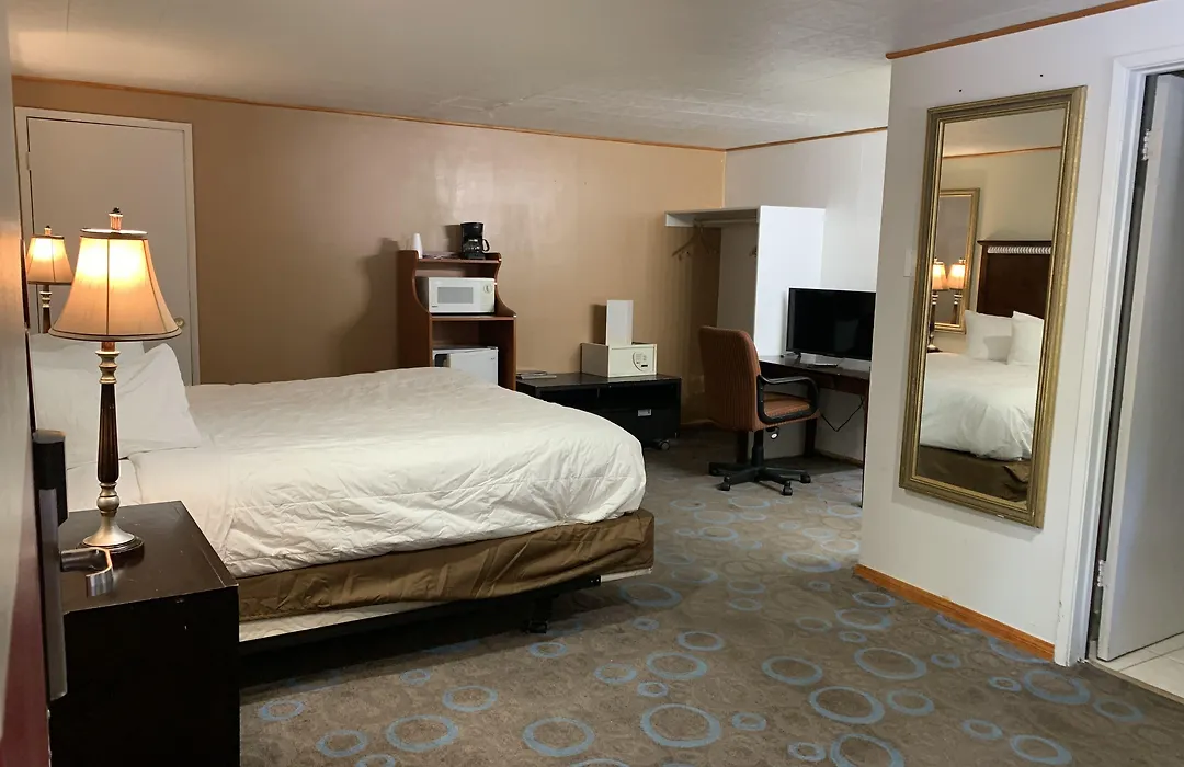 Ventura Grand Inn-1