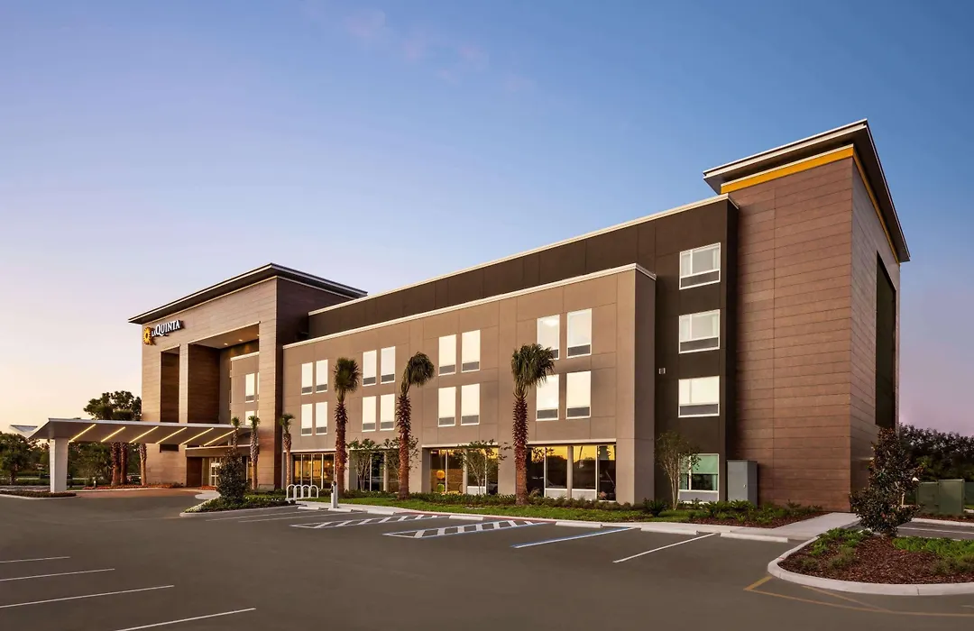La Quinta Inn & Suites By Wyndham Orlando I-Drive Theme Parks-1