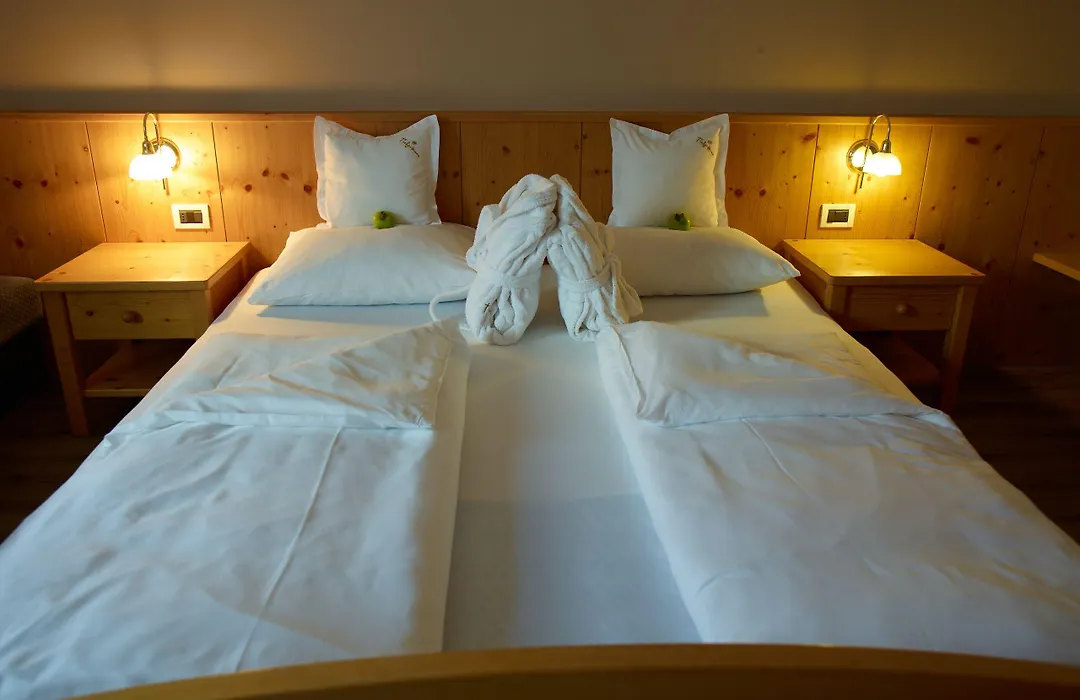 Hotel Tiefenbrunn Gardensuites&Breakfast-1