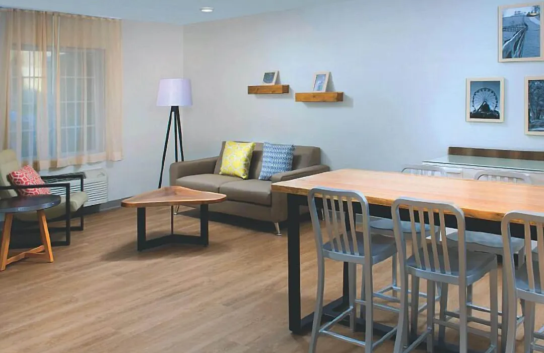 Woodspring Suites Rochester Greece-1