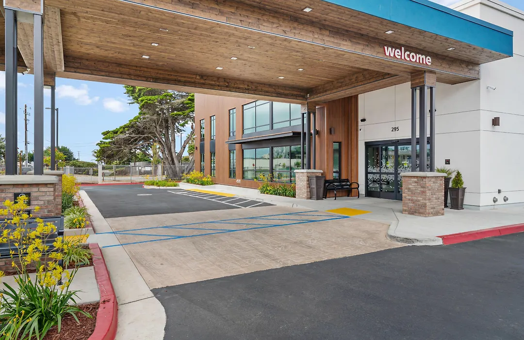 Hampton Inn Morro Bay-1