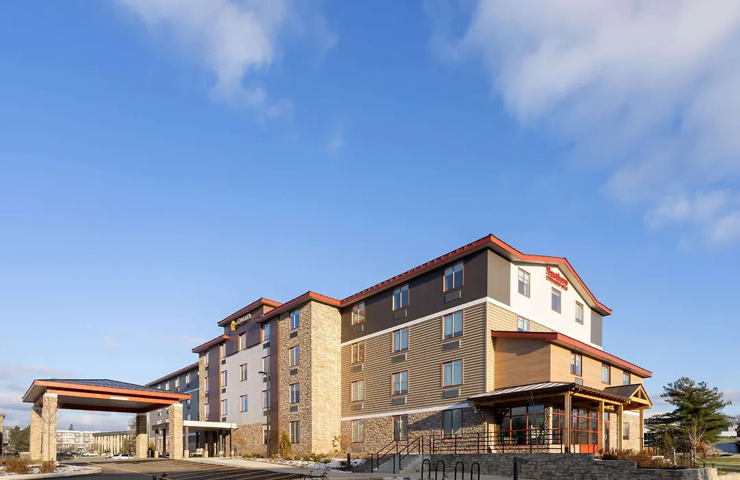 La Quinta Inn & Suites By Wyndham Williston Burlington-1