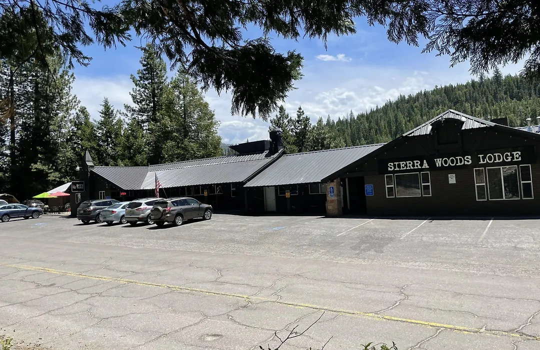 Sierra Woods Lodge-1