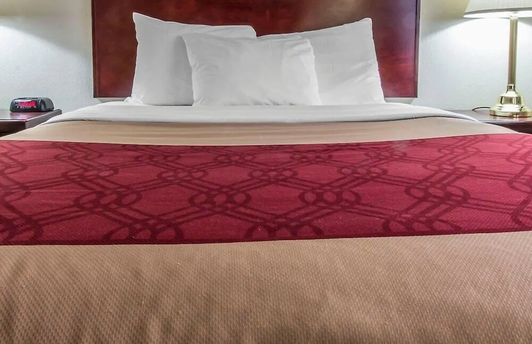 Howard Johnson By Wyndham Thunder Bay-1