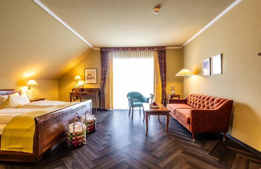 Schloss-Hotel Petry-1